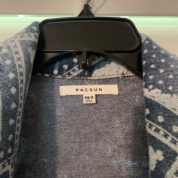 Pacsun rare western denim jacket. Patched denim so so cute!! - Picture 2 of 6